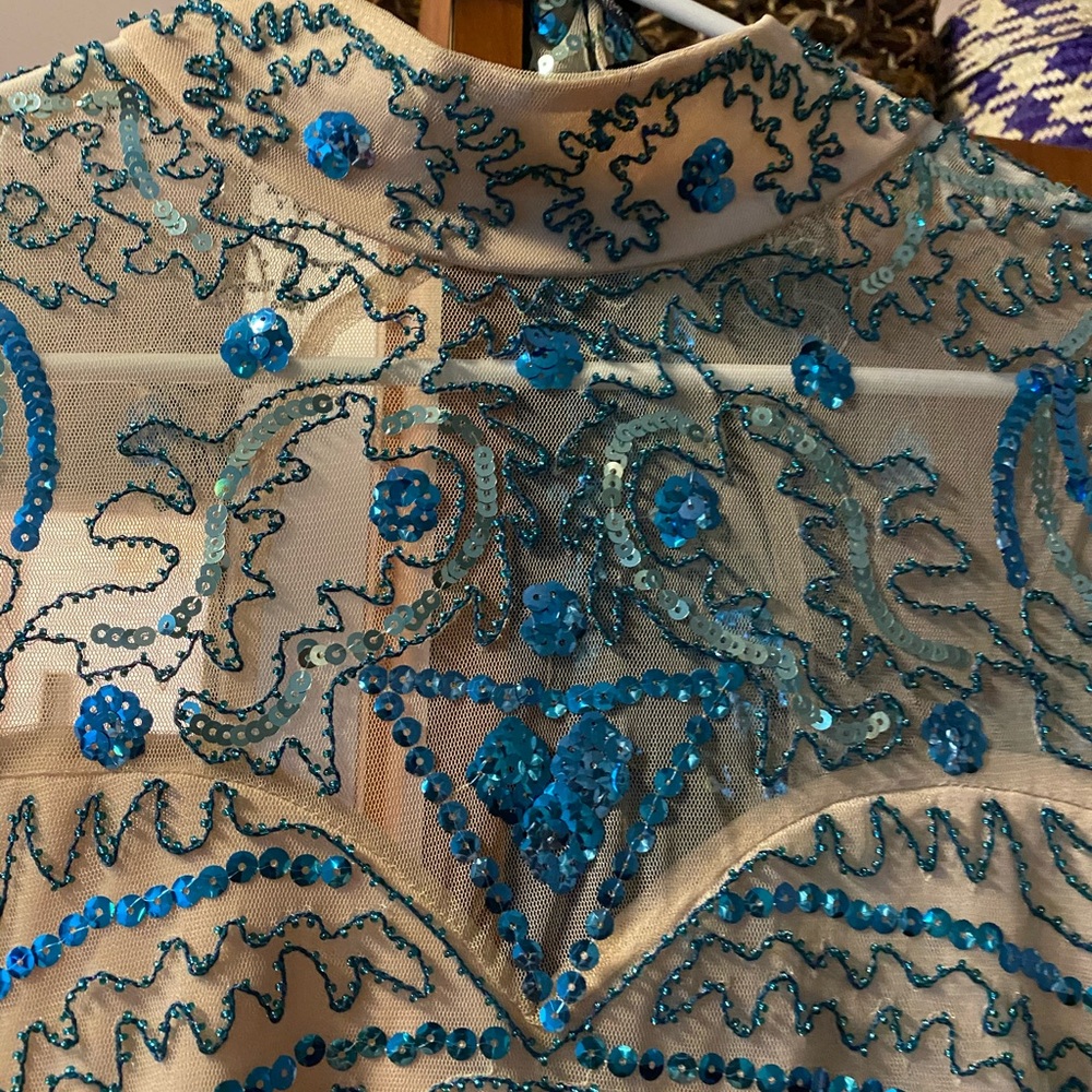 Dress - Picture 9 of 11